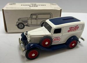 lot 51 image: 1989 Ertl Collectibles Die-Cast Metal Bank (PEPSI) 1932 Panel Delivery Truck&nbsp