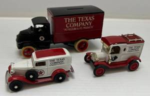 lot 80 image: Group Of Misc. Ertl Die-Cast ( Texaco ) Cars And Bank