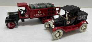 lot 82 image: Two Ertl Collectibles Die-Cast Metal Banks ( No Boxes ) 1 1992 ( Texaco ) Barrel Truck 1 ( Texaco ) 1918 Ford Model T Runabout