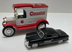 lot 84 image: 1 Ertl Collectibles Die-Cast Metal Bank ( No Box  ) ( Coastal ) 1913 Ford Model T Van & Misc. Die Cast Car Hardly Able Oil Company
