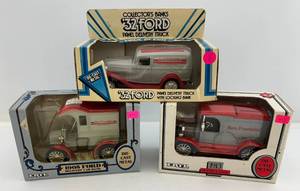 lot 123 image: Three Ertl Collectibles Die-Cast Metal Banks 1 1986 ( Ben Franklin ) 1932 Ford Panel Delivery Truck 1 1988 ( Ben Franklin ) 1905 Ford Delivery Car 1 1993 ( Ben Franklin ) Model T