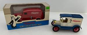 lot 160 image: Two Ertl Collectibles Die-Cast Metal Banks 1 1994 ( Hamms ) 1938 Panel Truck 1 ( No Box ) 1913 Model T Van