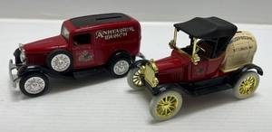 lot 170 image: Two Ertl Collectibles Die-Cast Metal Banks ( No Boxes ) 1  ( Anheuser Busch ) 1932 Ford Panel Delivery Truck  1 ( Anheuser Busch )  Barrel Truck