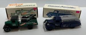 lot 184 image: Two Ertl Collectibles Die-Cast Metal Banks 1 1992  ( Crown Central Petroleum ) 1931 Hawkeye Wrecker 1 1994 ( Eastwood Automobilia ) Series II 1939 Dodge Airflow