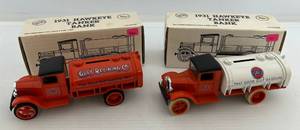 lot 186 image: Two 1990 ( Limited Editions ) Ertl Collectibles Die-Cast Metal Banks 1 ( Gulf ) 1931 Hawkeye Tanker 1 ( Gulf ) 1931 Hawkeye Tanker