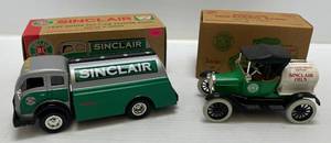 lot 194 image: Two Ertl Collectibles Die-Cast Metal Banks 1 1991 ( Sinclair Oils ) 1918 Barrel 1 1998 (  Sinclair Gasoline ) 1949 White Tilt Cab Tanker