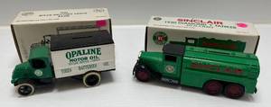 lot 196 image: Two Ertl Collectibles Die-Cast Metal Banks 1 1989 ( Sinclair Gasoline ) 1926 Mack Delivery Truck 1 1992 ( Sinclair Gasoline ) 1930 Diamond T Tanker