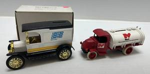 lot 203 image: Two Ertl Collectibles Die-Cast Metal Banks 1&nbsp ( United ) 1917 Model T Van 1 ( No Box ) ( Merit ) 1926 Bulldog
