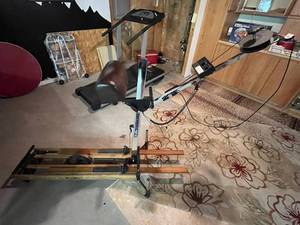 lot 2 image: Vintage Nordic Track Pro Skier in Good Condition