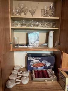 lot 8 image: Assortment of Glassware and Other Items