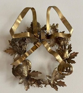 lot 34 image: Vintage Dresden 7 Petite Brass All Season Decorative Wreath