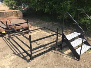 lot 4 image: Wenger Event Staging Portable SystemPlatform