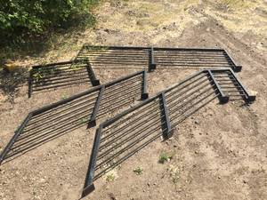 lot 5 image: 4pc Iron Railing