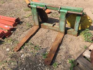 lot 13 image: Adjustable Forklift Attachment