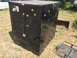 lot 35 image: Large Metal Job-Box Type Storage Cabinet