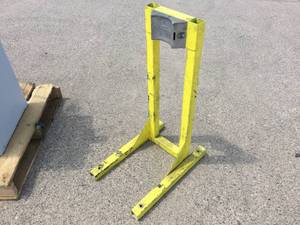 lot 48 image: Gas Cylinder Tank Holder - Support Bracket