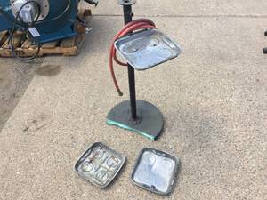 lot 49 image: 3 Magnetic Parts Trays - Stand