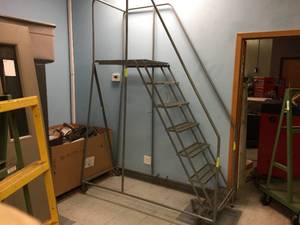 lot 66 image: U-Line 7 Step Safety Ladder