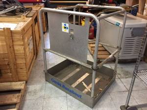lot 83 image: Genie Runabout G-20 Lift Platform
