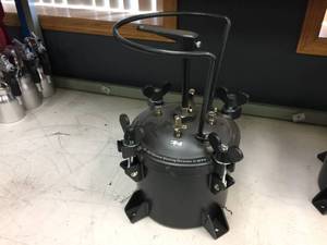 lot 120 image: Capspray Paint Spray Pot