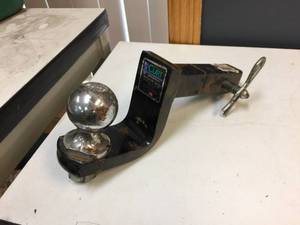 lot 151 image: Curt Receiver Type Hitch 1 14