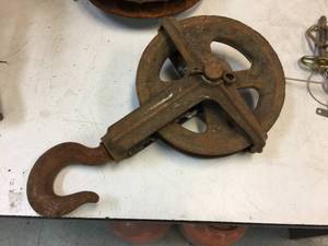 lot 163 image: Antique Single Barn Pulley