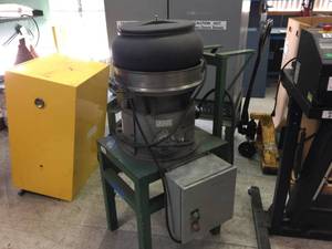lot 142 image: SWECO Single Deck Vibratory SeparatorScreenerSifter