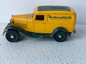 ERTL Die Cast Montgomery Ward Bank