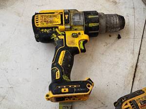 lot 1009 image: DeWalt 12 20V Hammerdrill  Drill Driver DCD996