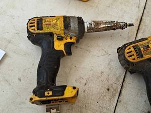 lot 1011 image: DeWalt Cordless Drill