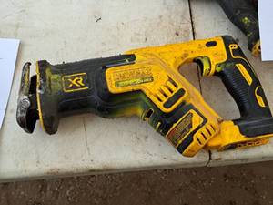 lot 1012 image: DeWalt Variable Speed 20V Reciprocating Saw DCS367