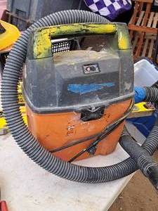 lot 1026 image: Ridgid Shop Vacuum WD30500
