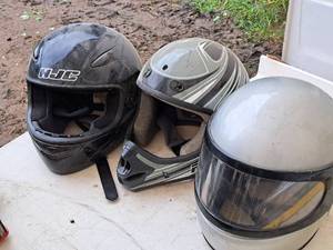 lot 1029 image: Lot of (3) Full-Face Helmets
