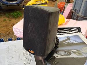lot 1033 image: Klipsch THX Speaker