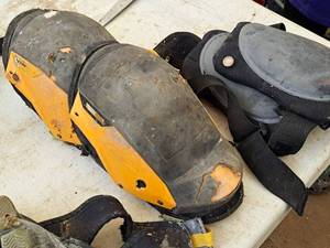 lot 1040 image: Lot of (2 Pair) Knee Pads