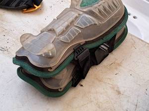 lot 1037 image: Lot of (1 Pair) Menard MasterForce Knee Pads