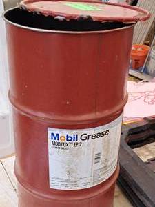 lot 1053 image: Metal Drum 28x15