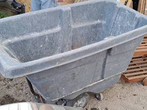 lot 1063 image: Rubbermaid Commercial Dump Cart