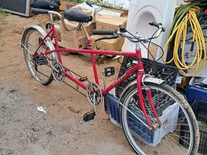 lot 1069 image: Lazer 22 Tandem Bike 20 Red Frame