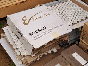 lot 1073 image: Lot of (6 Boxes) Emser Tile Tile 11x11
