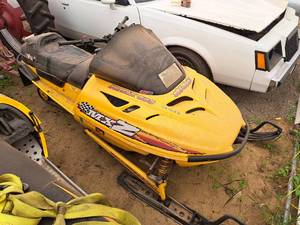 lot 976A image: 1997 Ski-doo Rotax 583 MXZ Snowmobile