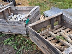 lot 981 image: Lot of (2 Partial Pallets) Stone