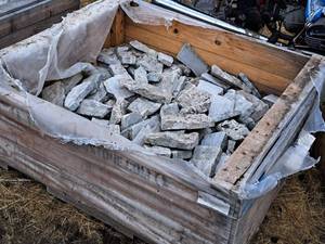 lot 983 image: Lot of (1 Pallet) Stone