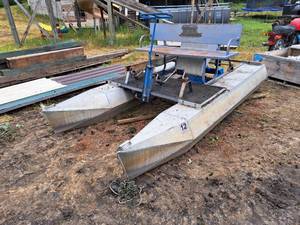 lot 987 image: Peddle Boat