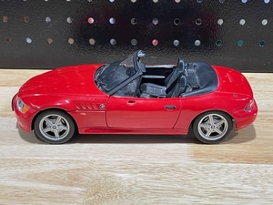 118 Scale BMW Z3 Die-Cast Model Car- UT Models