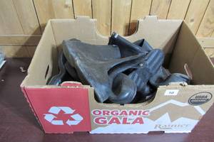 lot 10 image: Lot Of Various Size Rubber Boots