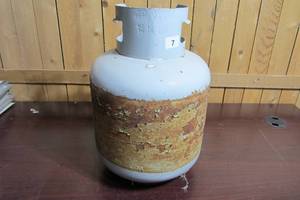 lot 7 image: 20 Pound Propane Tank - Full