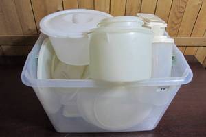 lot 16 image: Lot Of Home Food Storage Units