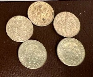 LOT OF 5 SILVER ROOSEVELT DIMES FROM THE 1960S