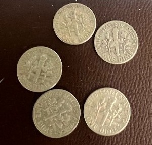 LOT OF 5 SILVER ROOSEVELT DIMES FROM THE 1950S